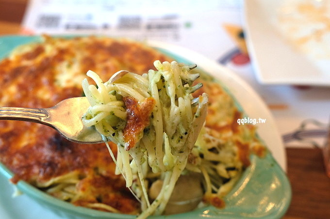 台中沙鹿︱披薩工廠＠沙鹿廠．平價工業風格pizza餐廳，還有燉飯、義大利麵、炸物和點心，聚會的好選擇 @QQ的懶骨頭