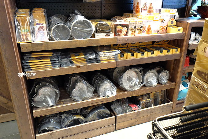 台中北屯︱摩吉斯烘焙樂園 Mojie`s BakingLand．結合烘焙手作DIY、器具賣場和餐飲空間的烘焙控樂園，也是一個親子友善空間 @QQ的懶骨頭
