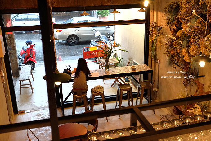 台中西區︱SALADAENG CAFE`ศาลาแดง．主打泰式料理的網美打卡餐廳，只可惜泰味不足 @QQ的懶骨頭