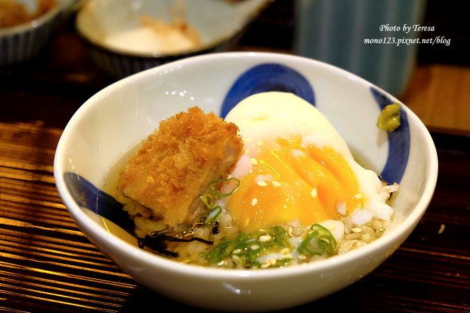 台中西屯︱MAiSEN 邁泉豬排，用筷子就可以夾斷的傳奇豬排，號稱東京最美味的超軟嫩炸豬排Ⓠ新光三越10樓 @QQ的懶骨頭