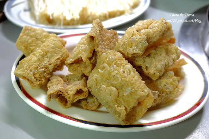 台中西區︱小漁兒燒酒雞．台中人氣燒酒雞湯專賣店，有多種口味的雞湯，平價又美味 @QQ的懶骨頭