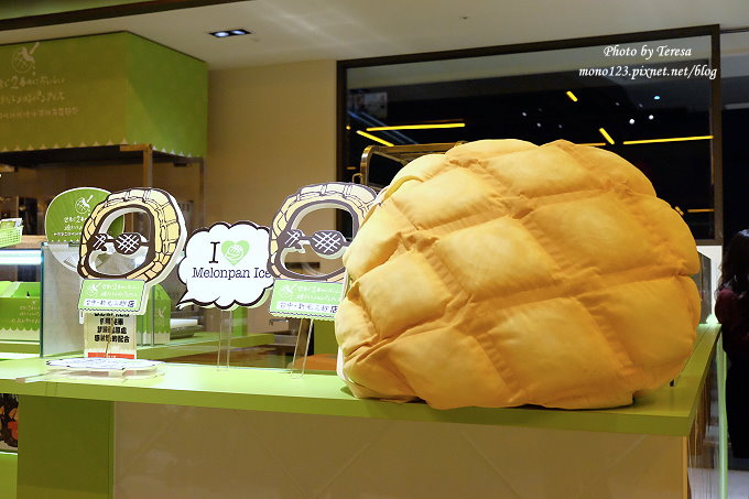 台中西屯︱世界第二好吃的現烤冰淇淋菠蘿麵包．日本金澤人氣點心，冰火交融的菠蘿麵包，台中第一家分店就在新光三越10樓(已歇業) @QQ的懶骨頭