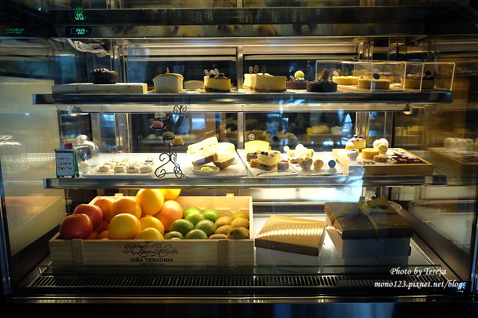 台中西屯︱手樂S.L CAF`E．中科附近工業風格的咖啡館，有全時段的輕食和午後嚴選的甜點，咖啡有厚度~ @QQ的懶骨頭