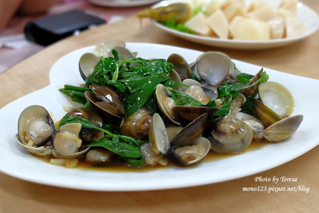 宜蘭礁溪︱添喜海鮮小吃館．標榜不使用養殖魚，以當季新鮮蔬菜和漁獲入菜，平價、份量多的海鮮餐廳 @QQ的懶骨頭