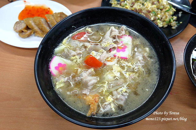 台中北區︱陸軍小館．很有眷村味的麵食館，份量多口味好，滷味小菜應有盡有，用餐時段人氣滿滿，近廣三sogo、科博館 @QQ的懶骨頭