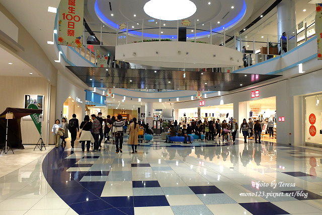 【日本．名古屋】AEON MALL 永旺夢樂城常滑．距離機場只要一站的大型購物中心，好吃又好逛，還有全世界最大的招財貓，機場有免費接駁車 @QQ的懶骨頭