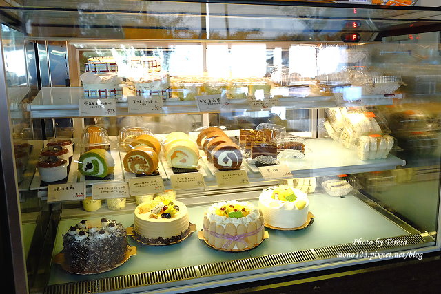 【台中西區．下午茶】巴蕾麵包．麵包店裡賣的不止是麵包，還有好喝的咖啡和蛋糕 @QQ的懶骨頭