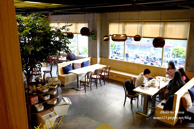 台中西區︱Isit．做咖啡系列三號店，一樓有美式餐廳的歡樂氛圍，二樓是安靜空間，整體環境大氣又舒適 @QQ的懶骨頭