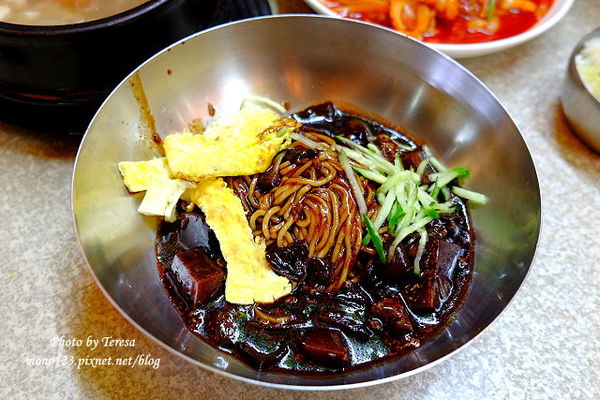 台中東區︱高麗屋韓式料理．平價的韓式料理，份量大又便宜，用餐時間人好多 @QQ的懶骨頭