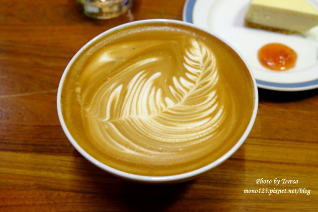 【台中豐原】咖啡葉．酸咖啡專賣店，老闆人稱咖啡界的葉教授，溫馨舒適的環境有好喝的咖啡、起士蛋糕和戚風蛋糕 @QQ的懶骨頭