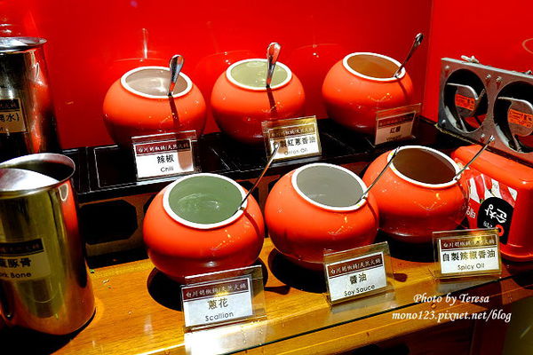 台中西屯︱白川天然火鍋．天然的火鍋湯頭，胡椒鍋有獨特的香氣，微涼的天氣適合來上一鍋(已歇業) @QQ的懶骨頭