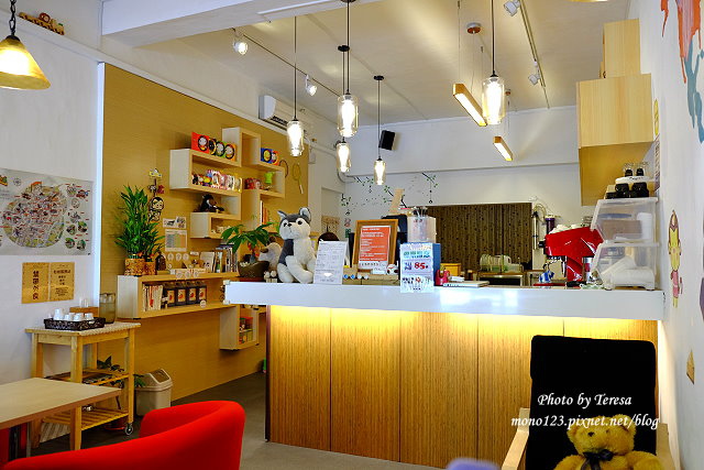 【台中豐原】小幸福咖啡．遠離市區的幸福咖啡館，有好吃的生乳酪檸檬起司蛋糕和好喝的咖啡 @QQ的懶骨頭