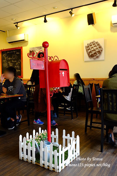 台中龍井︱Le Chiu 樂丘廚房，東海小巷內的人氣名店，漢堡麵包用的是美式煎餅，平價又美味 @QQ的懶骨頭