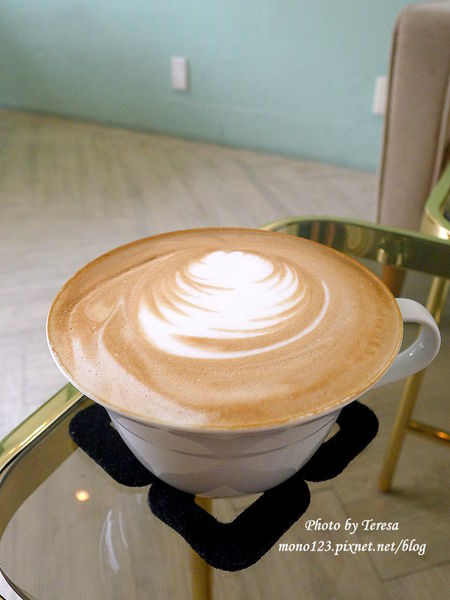 【台中西區．下午茶】L`espacecaf`e 老陳咖啡．老宅新氣象，餐點以輕食為主 @QQ的懶骨頭