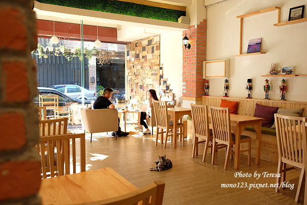【台中西屯．下午茶】造角咖啡．巷弄裡的咖啡館，餐點平價份量又大又膨派(已歇業) @QQ的懶骨頭