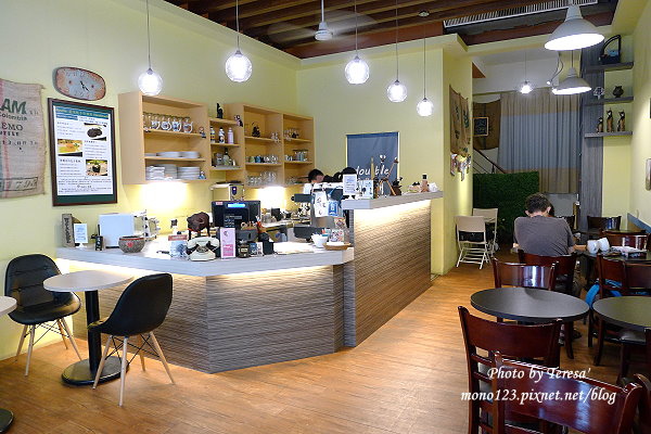 【台中北屯．下午茶】Double Coffee 大坡咖啡．輕食咖啡館，雞蛋糕新吃法有創意~ @QQ的懶骨頭