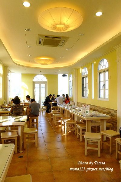 【彰化旅遊】大村進昌咖啡烘培館．開在田中央的咖啡館，建築比咖啡吸引人 @QQ的懶骨頭