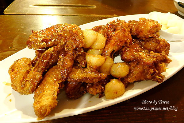 【逢甲夜市小吃】朴大哥的韓式炸雞．逢甲超人氣小吃，等到天荒地老也甘願 @QQ的懶骨頭