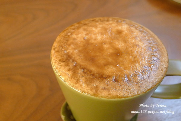 【台中東海商圈．下午茶】時光咖啡．一杯咖啡、一份鬆餅，我在時光咖啡裡渡時光 @QQ的懶骨頭