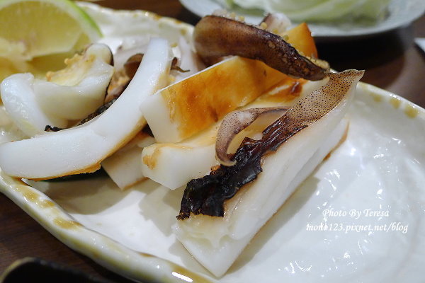 【台中北屯．日式料理】樂座炉端燒Rakuza Robatayaki．新鮮食材看得到，吃巧不吃飽的日式居酒屋 @QQ的懶骨頭