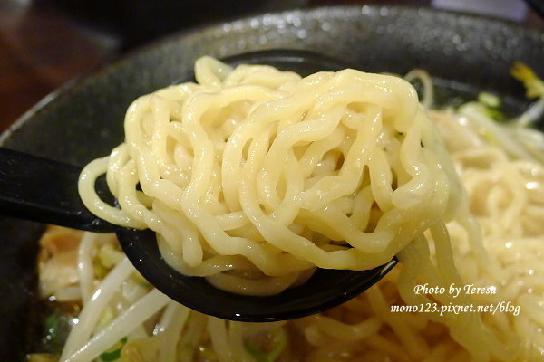 【台中．大遠百】北海道新鮮生拉麵．味道不錯但有點鹹 @QQ的懶骨頭