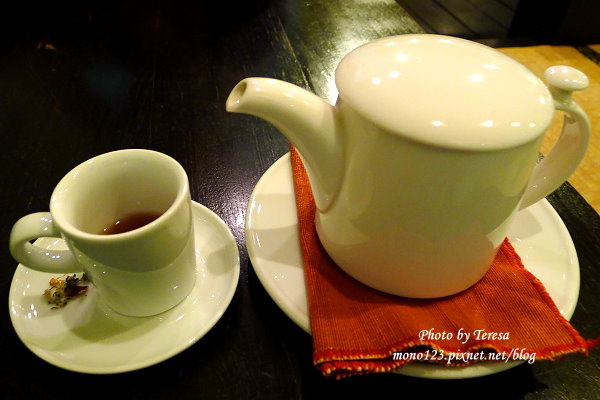 【台中西區．下午茶】Whotogether 胡同 飲集．聚場．喝咖啡的好地方 @QQ的懶骨頭