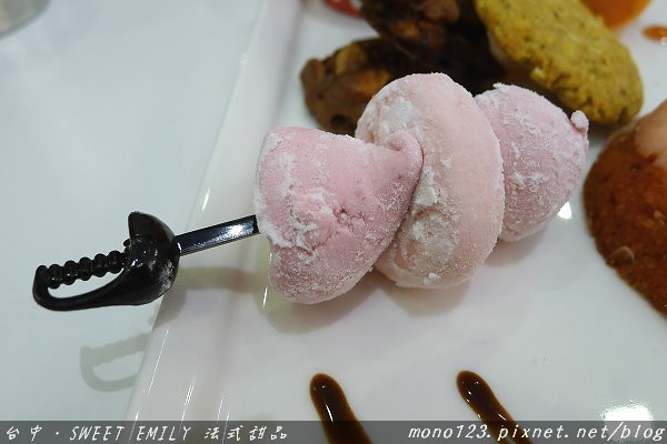 【台中甜點】SWEET EMILY 法式甜品＠柏地廣場．超SWEET的法式甜點 @QQ的懶骨頭