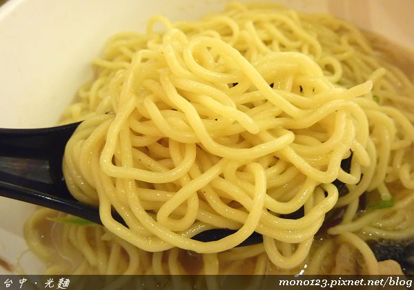 【台中日式拉麵】光麵 just noodle．有愛心的拉麵 @QQ的懶骨頭