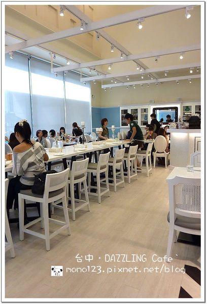 【台中下午茶】DAZZLING cafe` Sky＠台中新光店．台中也有DAZZLING cafe` @QQ的懶骨頭