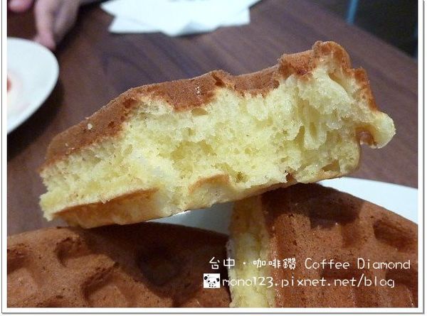 【台中下午茶】咖啡鑽．號稱台中最好吃的鬆餅(搬到振興路囉~) @QQ的懶骨頭