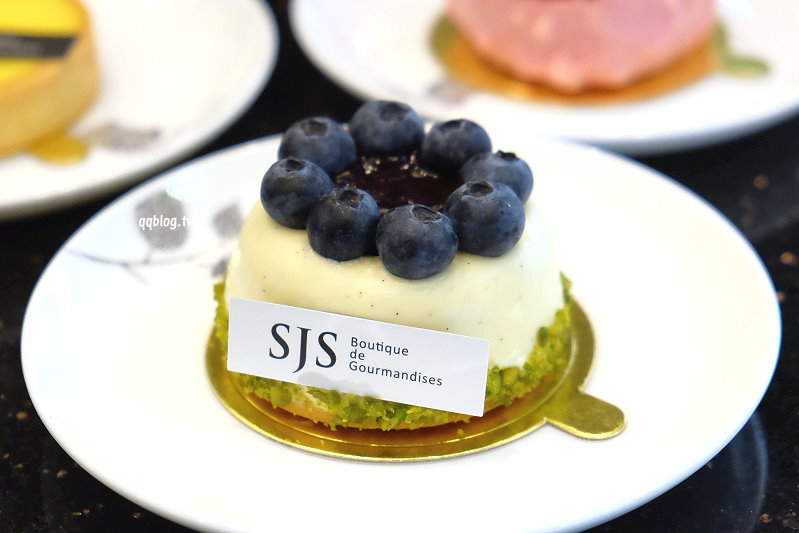 台中北區︱SJS法式甜點．中區甜點新勢力，主廚擁有法國藍帶證照，開放式的廚房讓你看得到也吃得安心 @QQ的懶骨頭