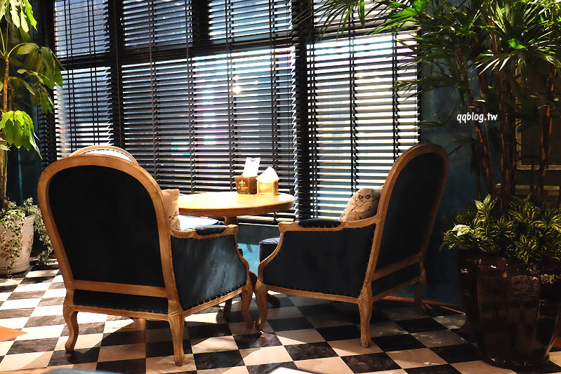 台中西區︱O`IN Tea House，擁有滿滿花藝的餐飲空間，結合了港式、泰式和中式的創意料理，IG人氣餐廳，近草悟道、勤美誠品(已歇業) @QQ的懶骨頭