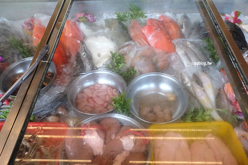 台中南屯︱浩源活海鮮餐廳．活體海鮮選你挑，平價好吃海鮮餐廳推薦 @QQ的懶骨頭