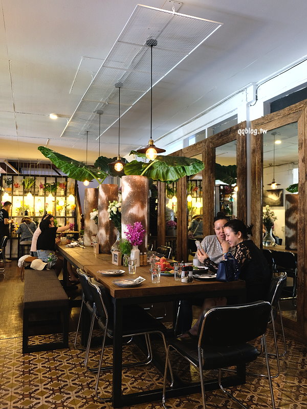 泰國清邁︱Woo Cafe．清邁三大美食名店之一，在擁有花藝、藝廊、生活用品的餐廳享用正宗的泰式創意料理 @QQ的懶骨頭