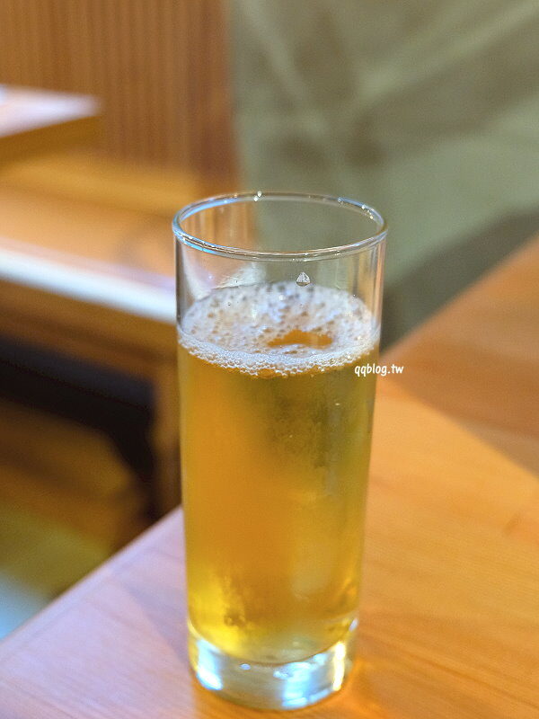 台中西區︱一笈壽司．輕井澤集團的最新品牌，環境寬敞舒適，主打平價壽司，點滿5個圓盤還可以玩戳戳樂 @QQ的懶骨頭