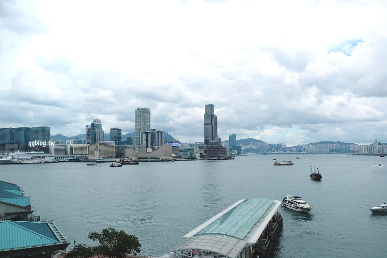 香港中環︱香港摩天輪．搭乘摩天輪看維多利亞港，景色怡人，適合親子同遊 @QQ的懶骨頭