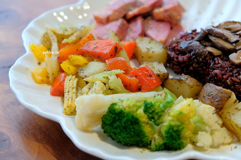 台中北屯︱鹿寮享自在 Deer Farms．玻璃屋景觀餐廳，餐點精緻吃的是食物的原味 @QQ的懶骨頭