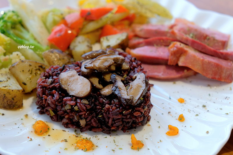 台中北屯︱鹿寮享自在 Deer Farms．玻璃屋景觀餐廳，餐點精緻吃的是食物的原味 @QQ的懶骨頭
