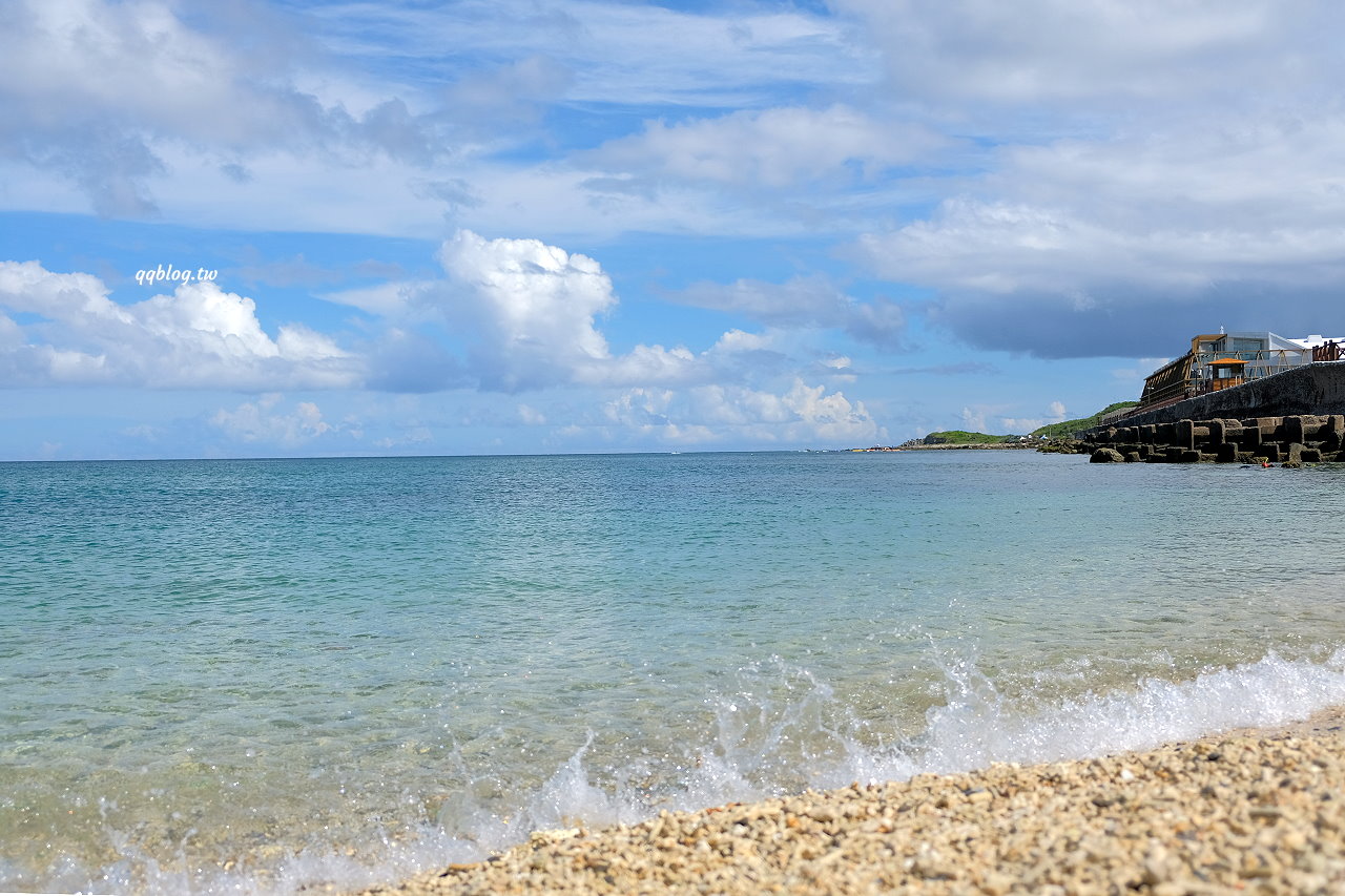 屏東恆春 星砂灣 一望無盡的海岸線 還有著超美麗的漸層海水 怎麼拍怎麼美 Qq的懶骨頭