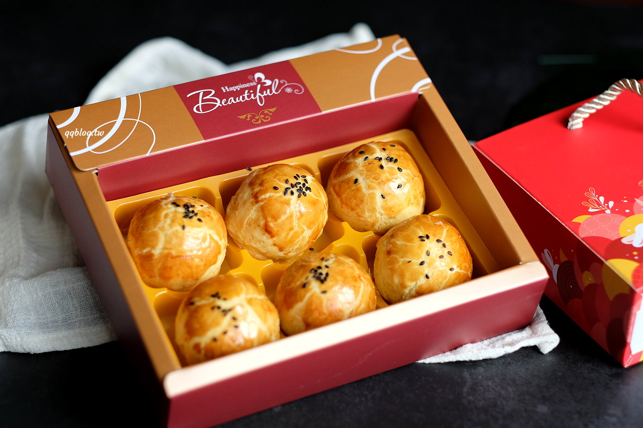 台中南屯 賴師傅蛋黃酥 私宅裡的蛋黃酥 香濃不甜膩 台中蛋黃酥推薦 Qq的懶骨頭