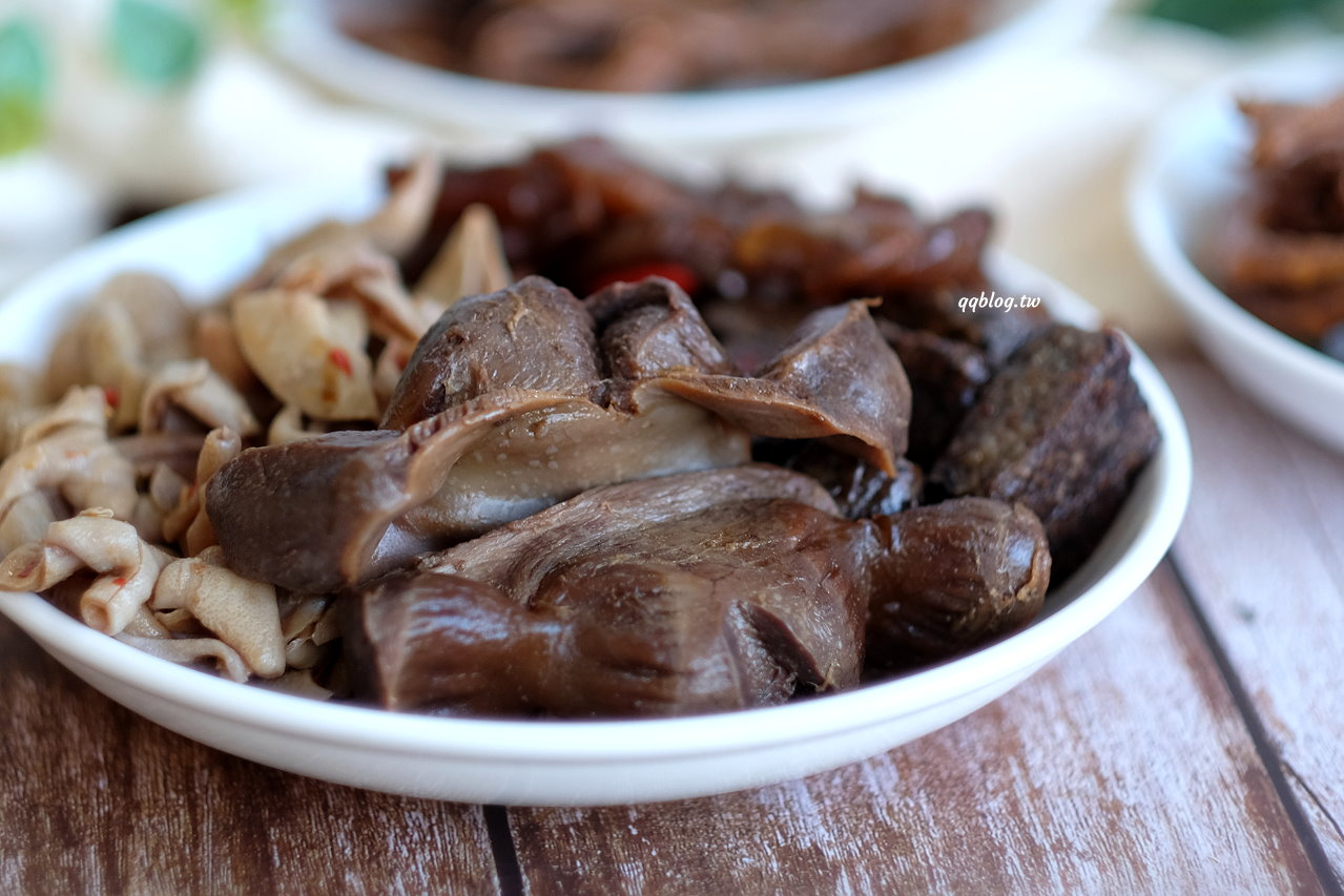 台北萬華︱老天祿滷味．獨門風味的鴨舌、滷味深受歡迎，常常一買就是一大袋 @QQ的懶骨頭