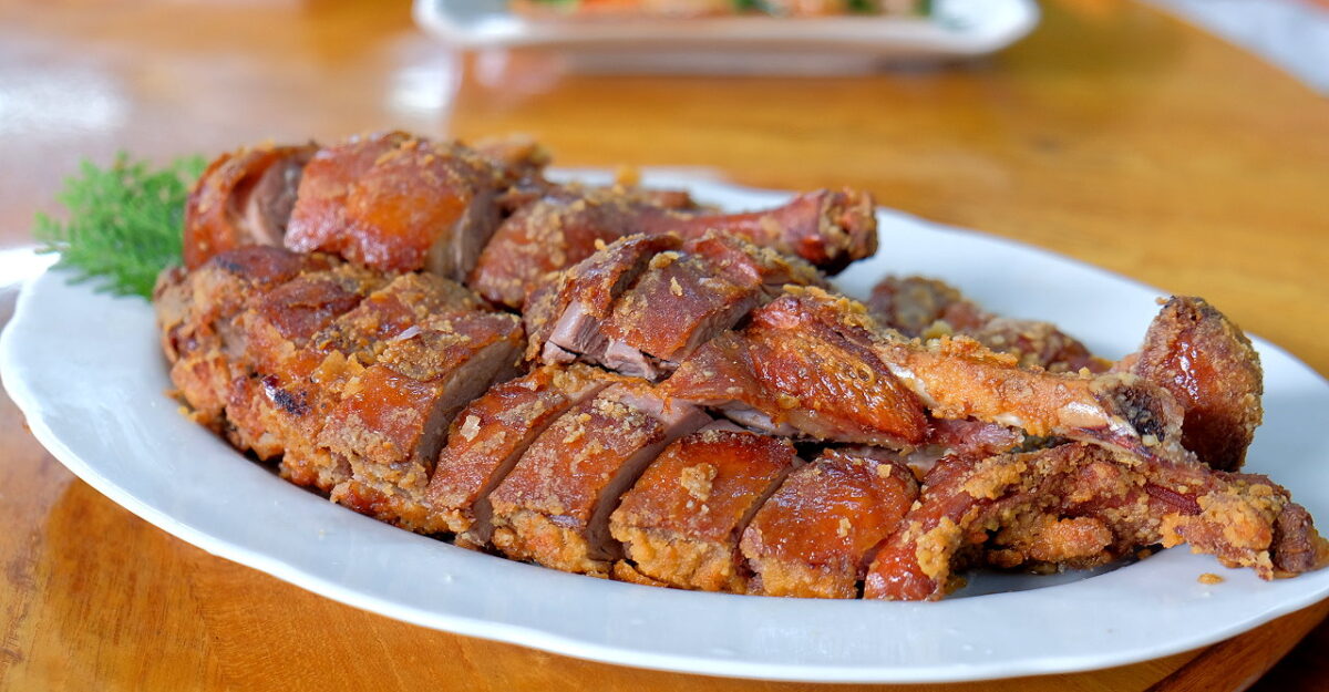 台中石岡︱土牛客家小吃．營業超過20年的在地老店，招牌香酥鴨必點 @QQ的懶骨頭