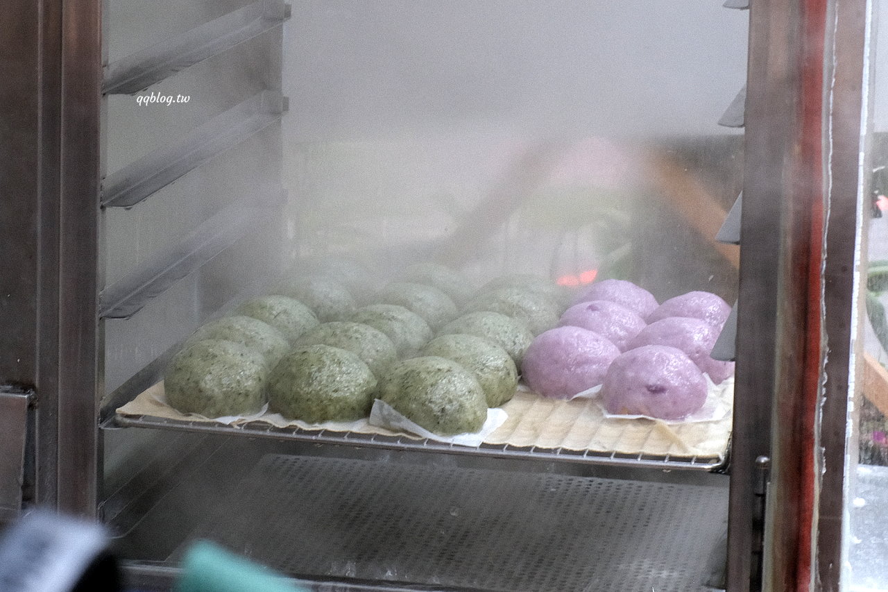 新竹內灣︱大嬸婆紫玉菜包．內灣老街人氣美食、伴手禮，一次買個10顆根本是基本 @QQ的懶骨頭