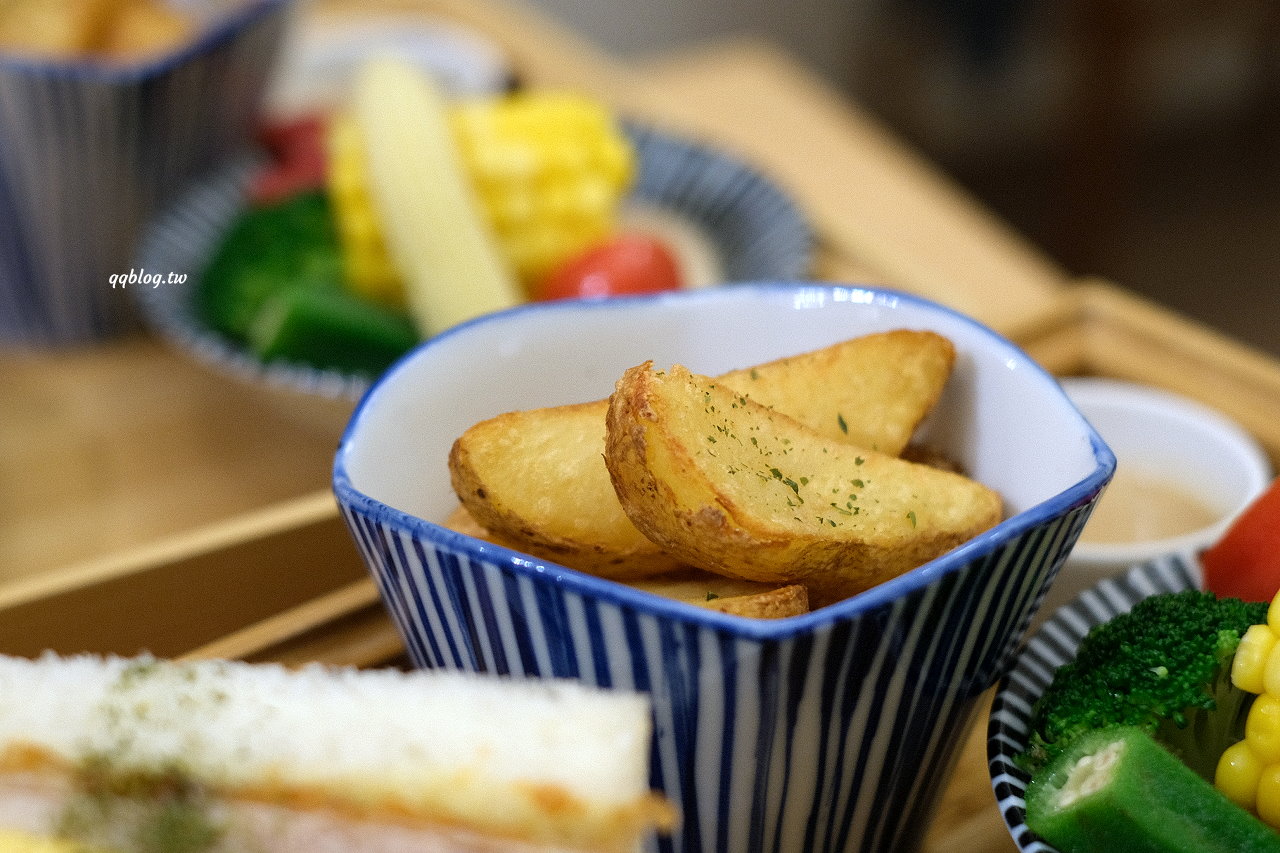 台中西區︱一人一伴 ともだち ．日式文青風格老宅早午餐，近台中教育大學 @QQ的懶骨頭