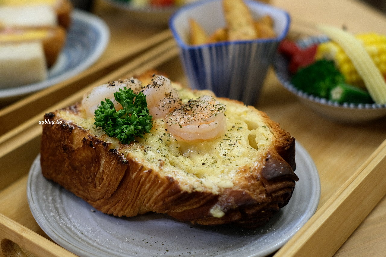 台中西區︱一人一伴 ともだち ．日式文青風格老宅早午餐，近台中教育大學 @QQ的懶骨頭
