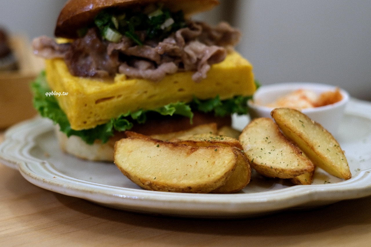 台中西區︱一人一伴 ともだち ．日式文青風格老宅早午餐，近台中教育大學 @QQ的懶骨頭