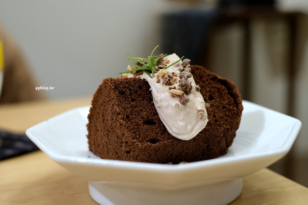 台中西區︱一人一伴 ともだち ．日式文青風格老宅早午餐，近台中教育大學 @QQ的懶骨頭