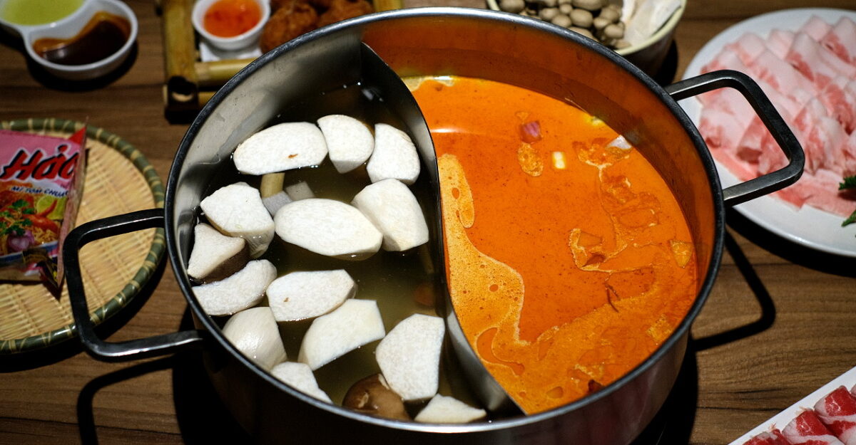 台中北屯︱泰滾 Rolling Thai 泰式火鍋．熱帶叢林風格很吸睛，一秒回到泰國，營業到凌晨2:00，夜貓子有宵夜可以啦 @QQ的懶骨頭