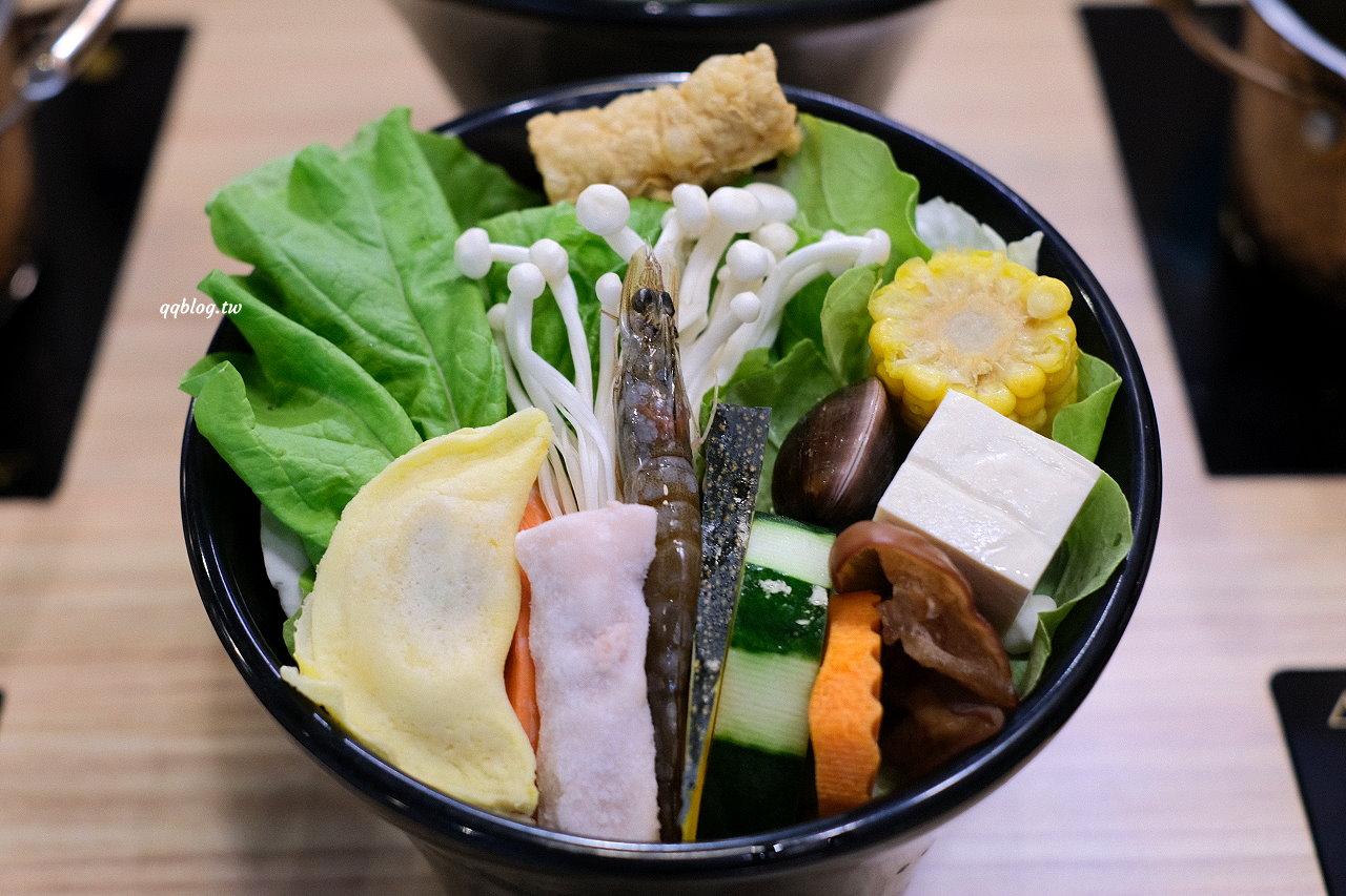 台中北屯︱天童本湯鍋物．標榜使用天然食材熬煮16小時的湯底，肉控可以選擇加倍肉，近大坑九號步道、廍子公園 @QQ的懶骨頭