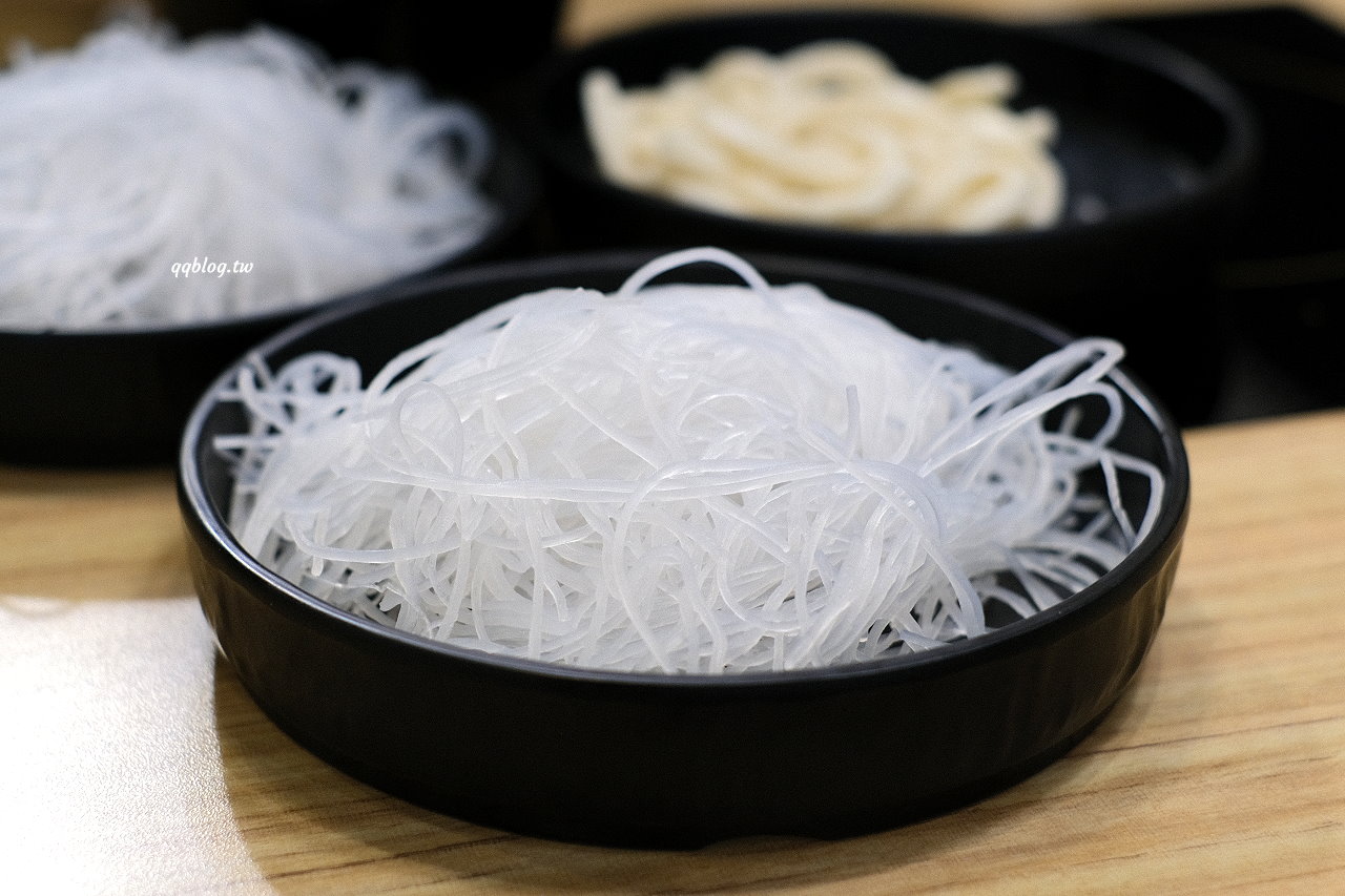 台中北屯︱天童本湯鍋物．標榜使用天然食材熬煮16小時的湯底，肉控可以選擇加倍肉，近大坑九號步道、廍子公園 @QQ的懶骨頭